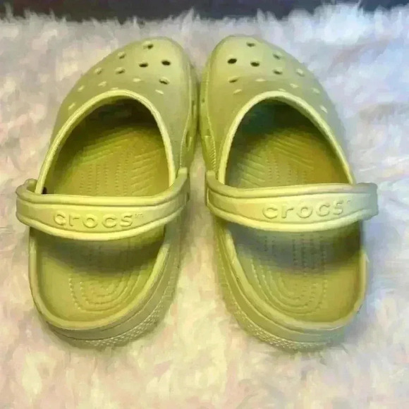 Crocs Classic Clog In Celery Green Durable and Comfy Men Size 8 Women Size 10 - Picture 6 of 13